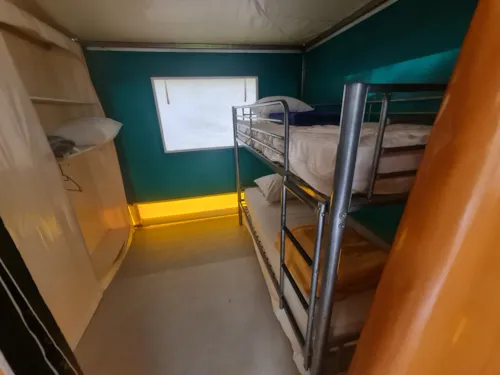 Huuraccommodatie(s) - Canvas Bungalow - 2 Slaapkamers - image n°4 - CAMPING LA COMBE D'OYANS