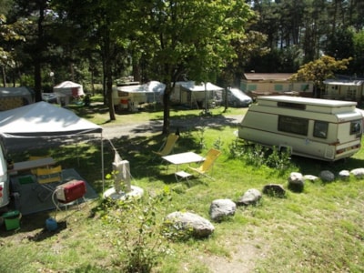 Pitch + caravan or tent