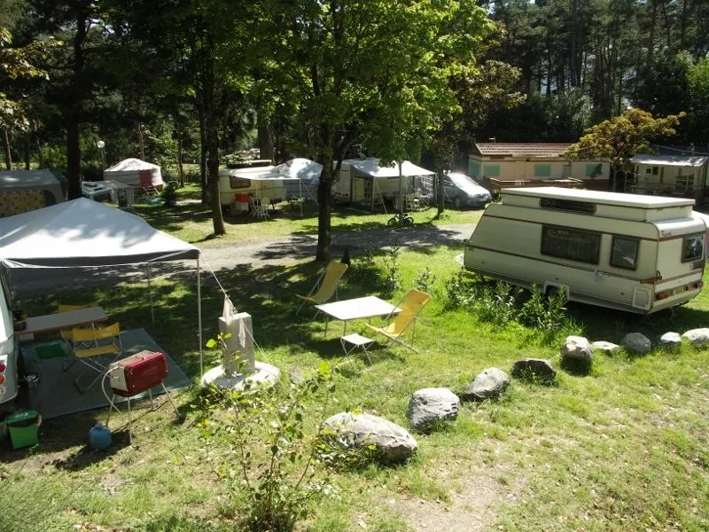 Emplacement + Camping-Car