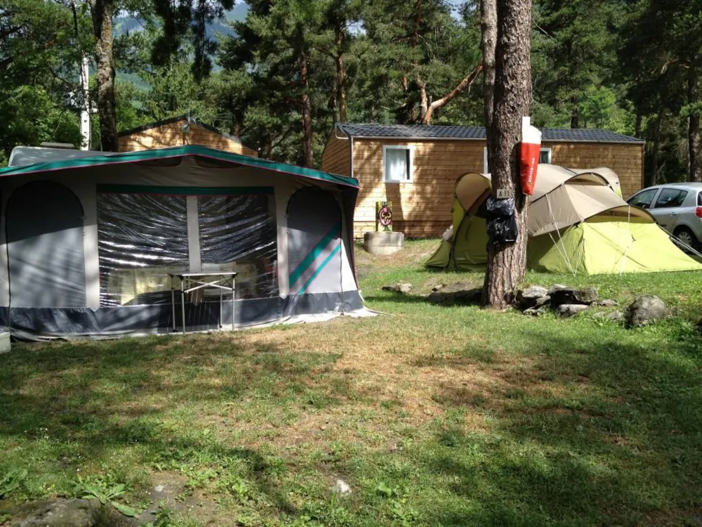 Emplacement - Forfait Randonneur À Pied Ou À Vélo Avec Tente - Camping Le Reclus