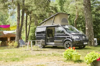 Stellplatz - Stellplatz + Wohnmobil - Camping Le Reclus
