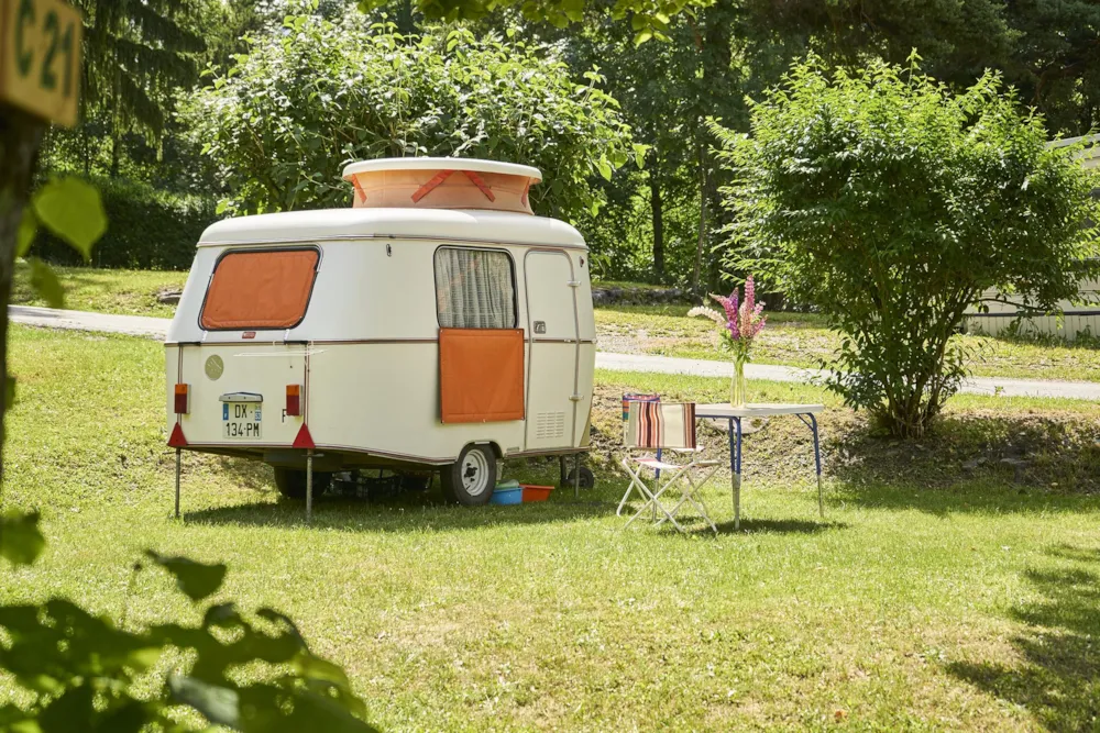 Pitch + caravan or tent