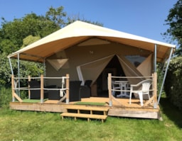 Accommodation - Canada Lodge Tent 2 Bedrooms - Camping le Kervastard