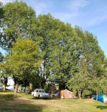 Emplacement - Emplacement Camping - Camping de la Haute Sioule
