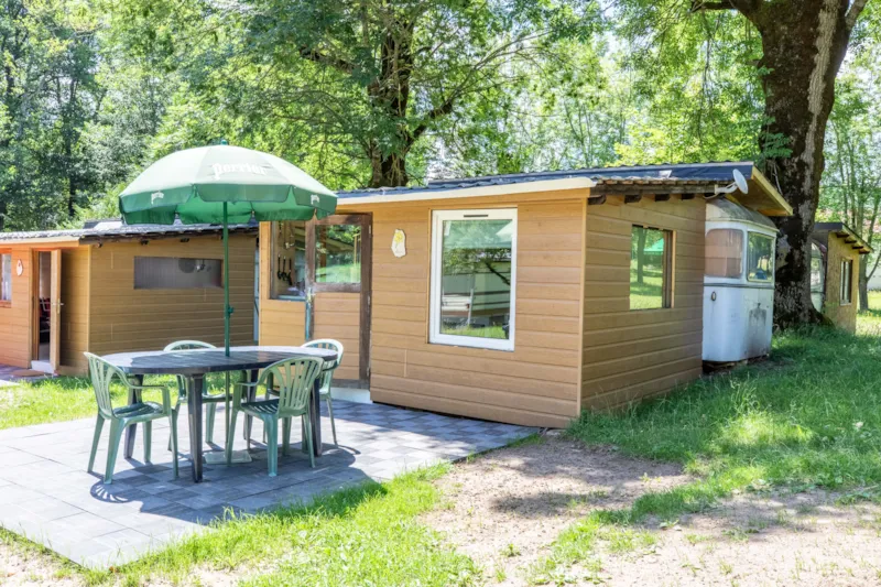 Caravane Avec Auvent En Bois Sans Sanitaires