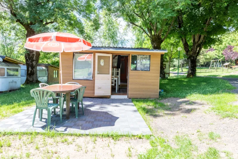 Caravane Avec Auvent En Bois Sans Sanitaires