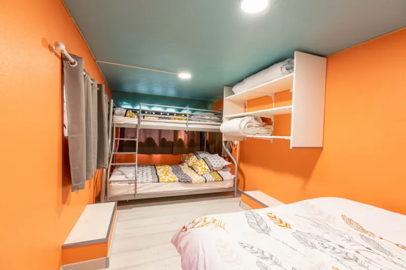 Caravane Avec Auvent En Bois Sans Sanitaires