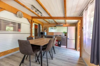 Location - Caravane Avec Auvent En Bois Sans Sanitaires - Camping de la Haute Sioule