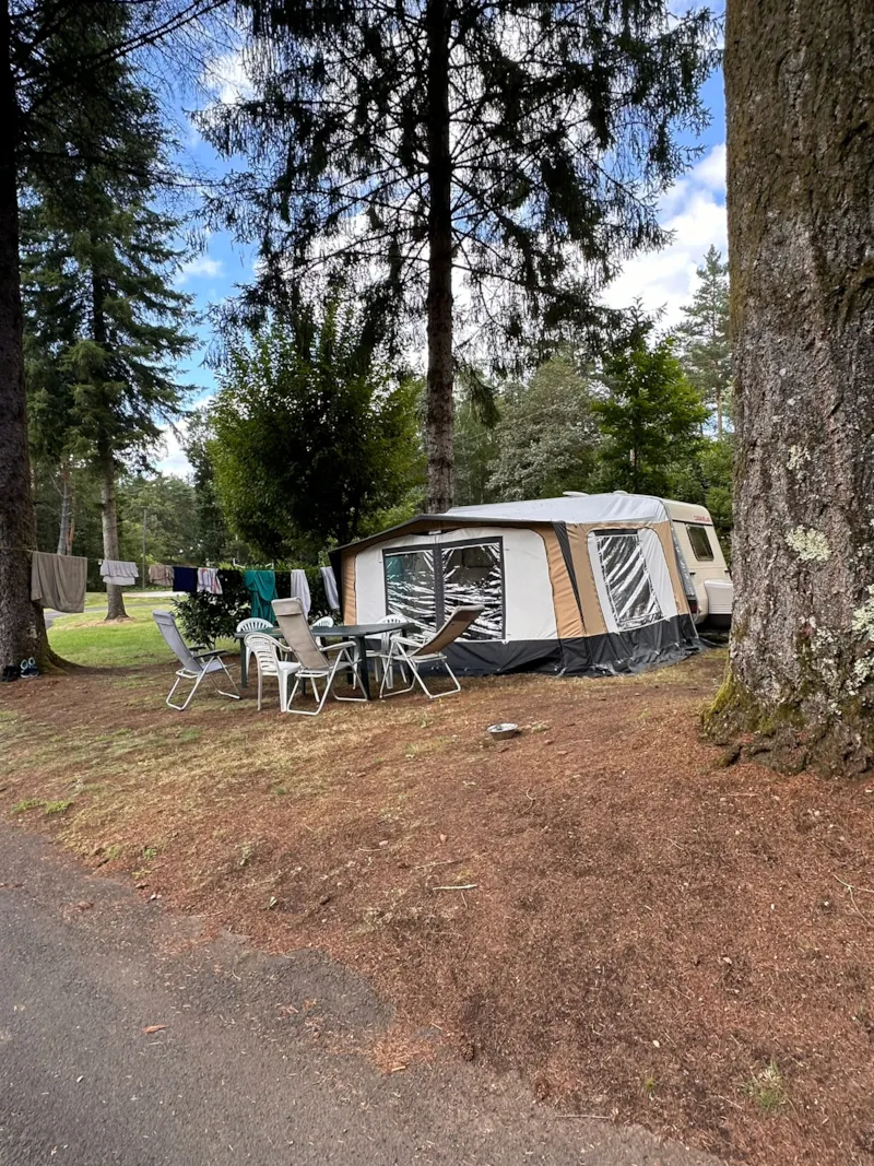 Emplacement Tente Ou Caravane Ou Camping Car + Voiture - Tarif 1 Pers.