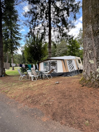 Pitch tent or caravan or camper + car - Rate 1 pers. — 3