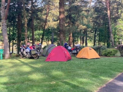 Pitch tent or caravan or camper + car - Rate 1 pers. — 2
