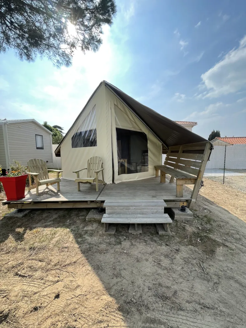 Lodge Avec Sanitaires -