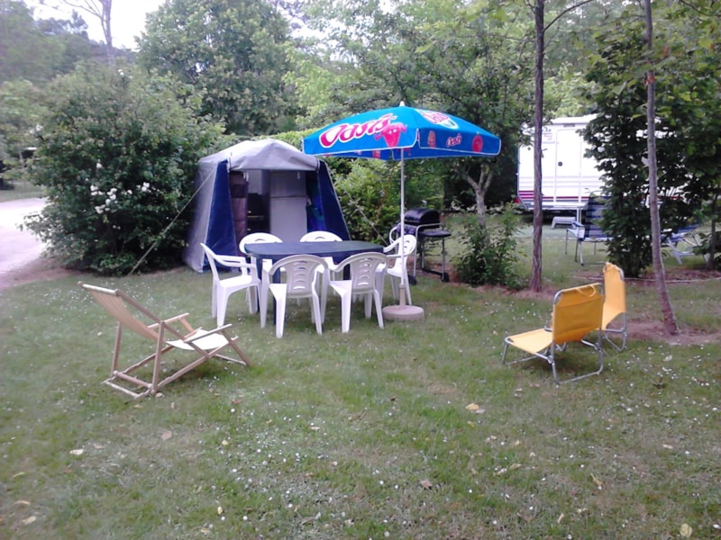 Emplacement équipé cabanon -