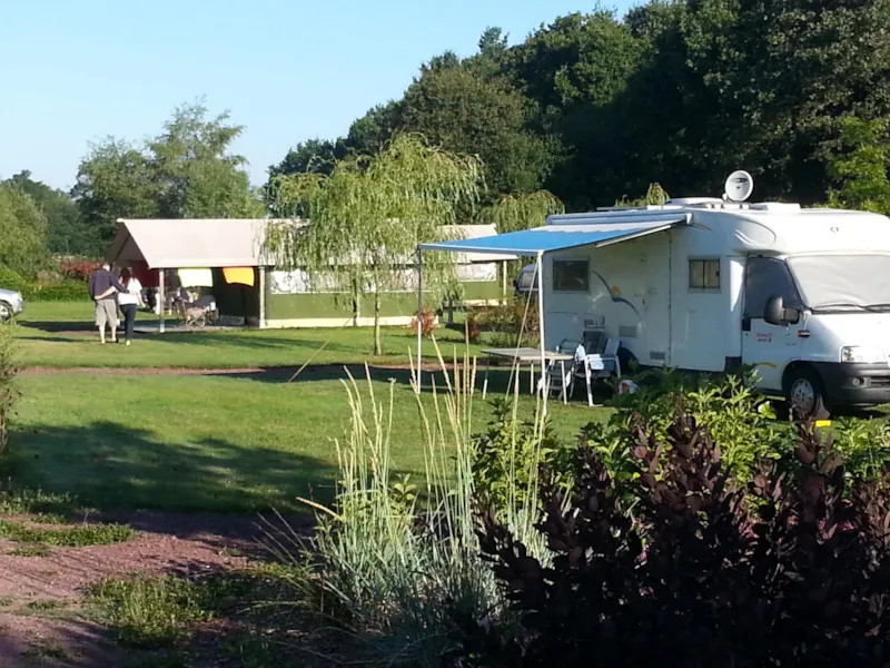 Forfait Confort (Caravane Ou Camping-Car / 1 Voiture / Électricité 10A)