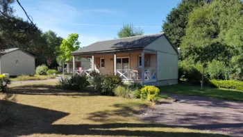 Huuraccommodatie(s) - Chalet Confort Premium 35 M² (2 Kamers - 2 Badkamers) + Overdekt Terras - Domaine de Kervallon
