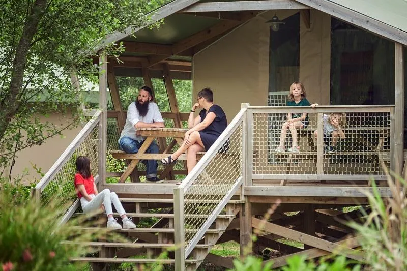 Tente Safari Confort 30 M² (2 Chambres - 1 Sdb) Dont Terrasse Couverte 8 M²