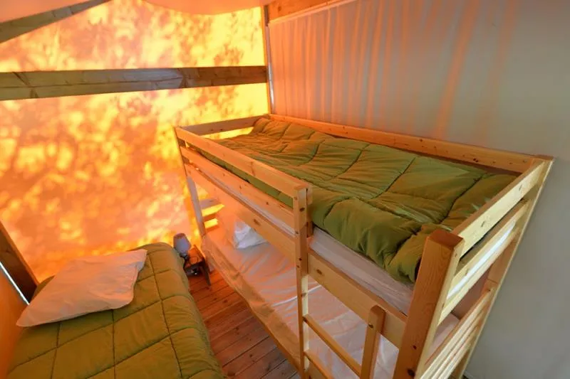 Tente Safari Confort 30 M² (2 Chambres - 1 Sdb) Dont Terrasse Couverte 8 M²