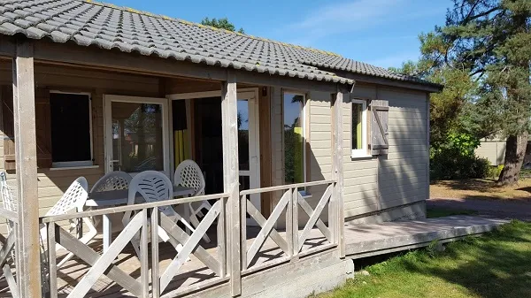 Chalet Confort Premium 35 M² (2 Chambres) + Terrasse Couverte - Adapté Pour Les Personnes À Mobilité Réduite