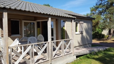 Chalet confort PREMIUM 35 m² (2 Bedrooms) + sheltered terrace - adapted to the people with reduced mobility