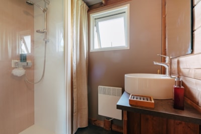Lodge Cabin VIP 43m² (2 bedrooms - 1 bathroom) incl. covered terrace
