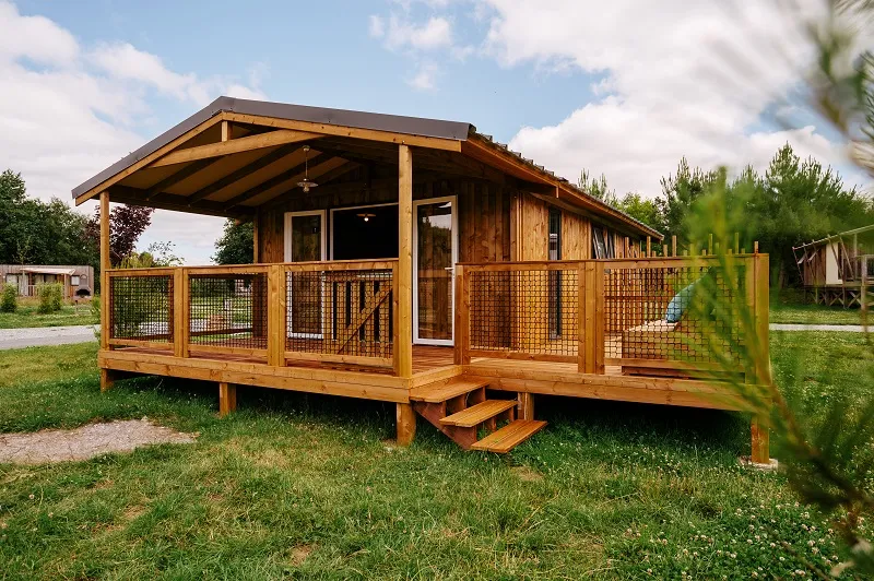 Lodge Cabin VIP 43m² (2 bedrooms - 1 bathroom) incl. covered terrace