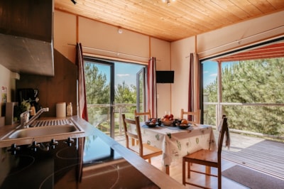 Cottage on piles PREMIUM (2 bedrooms - 1 bathroom) + sheltered terrace