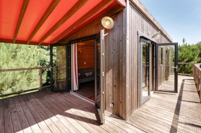 Cottage on piles PREMIUM (2 bedrooms - 1 bathroom) + sheltered terrace