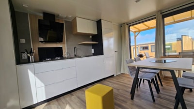 ELEGANCE 40m² (3 bedrooms - 2 bathrooms - air conditioner) semi-covered terrace 27m² New in 2024