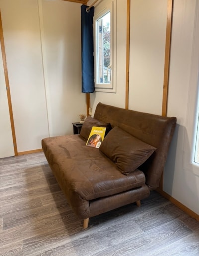 Chalet confort PREMIUM 35 m² (2 Bedrooms) + sheltered terrace - adapted to the people with reduced mobility