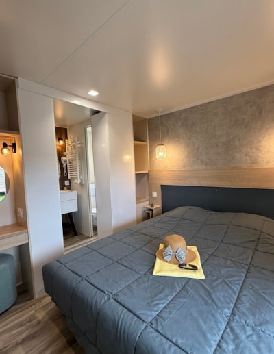 ELEGANCE 40m² (2 bedrooms - 2 bathrooms - air conditioner) semi-covered terrace 27m² New in 2024