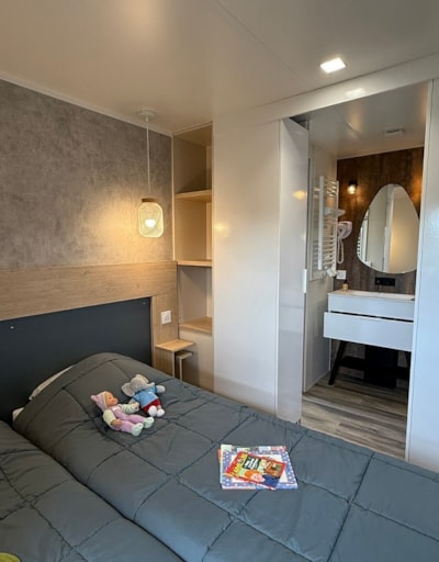 ELEGANCE 40m² (2 bedrooms - 2 bathrooms - air conditioner) semi-covered terrace 27m² New in 2024