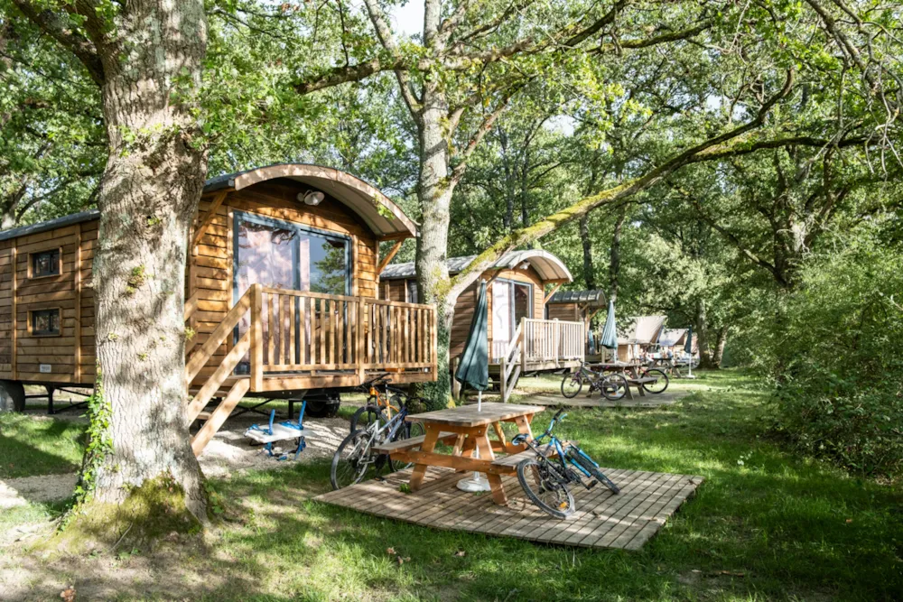 Accommodation - Roulotte. - Huttopia Les Châteaux