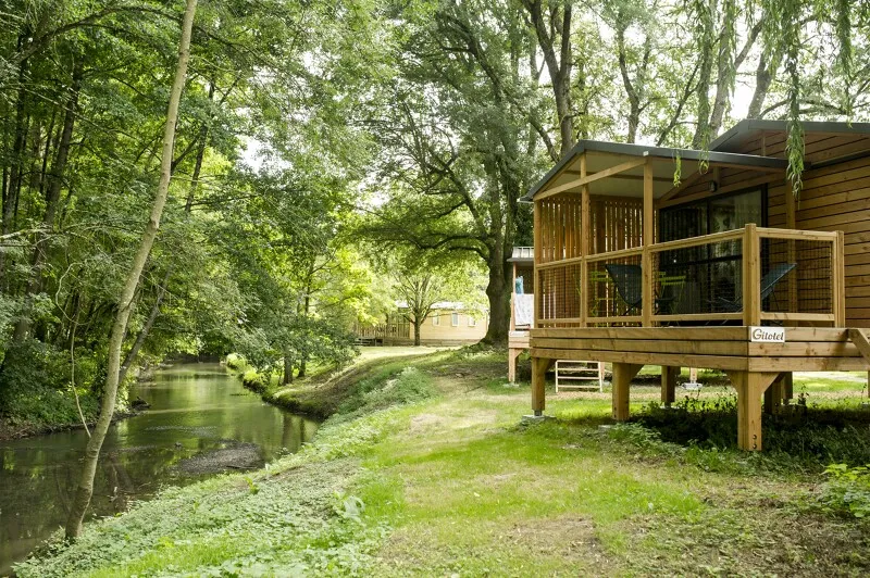Accommodation - Chalet Evasion Bord De Rivière - Huttopia Les Châteaux