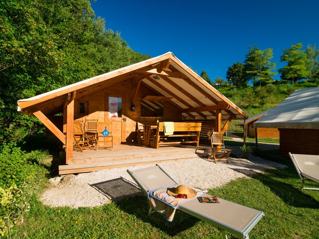 Mietunterkunft - Ciela Cabane 2 Chambres - Camping Les Bois du Chatelas
