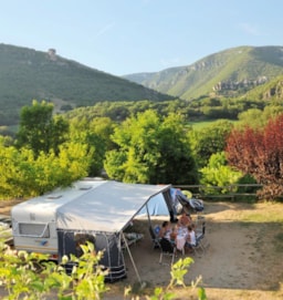 Emplacement - Emplacement Camping Avec 2 Pers, Electricité Et Voiture Compris - RCN Val de Cantobre