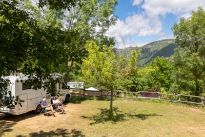 Campingpitch including 2 people, electricity and car