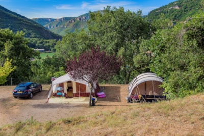 Campingpitch including 2 people, electricity and car
