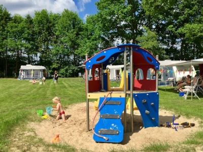 Camping De Noetselerberg