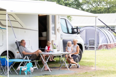 Pitch (1 car and side tent included) — 2