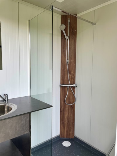 comfort pitch XL with private sanitary facilities — 3