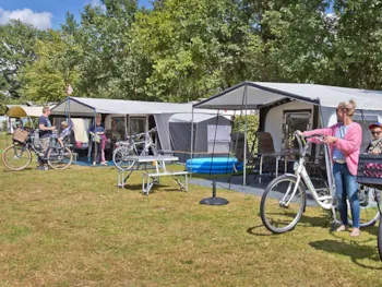 Stellplatz - Stellplatz Komfort - Familiepark De Vechtvallei