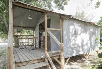 Accommodation - Cabin Lodge On Piles Standard 23M² (2 Bedrooms) Terrasse 8 M² - Without Toilet Blocks - Flower Camping L'Ile d'Offard