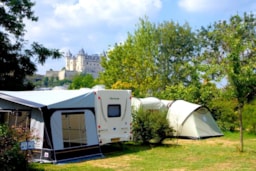 Pitch - Privilege Package (1 Tent, Caravan Or Motorhome / 1 Car / Electricity 10A) With Water Source And Greywater System On Site Or Nearby - Flower Camping L'Ile d'Offard