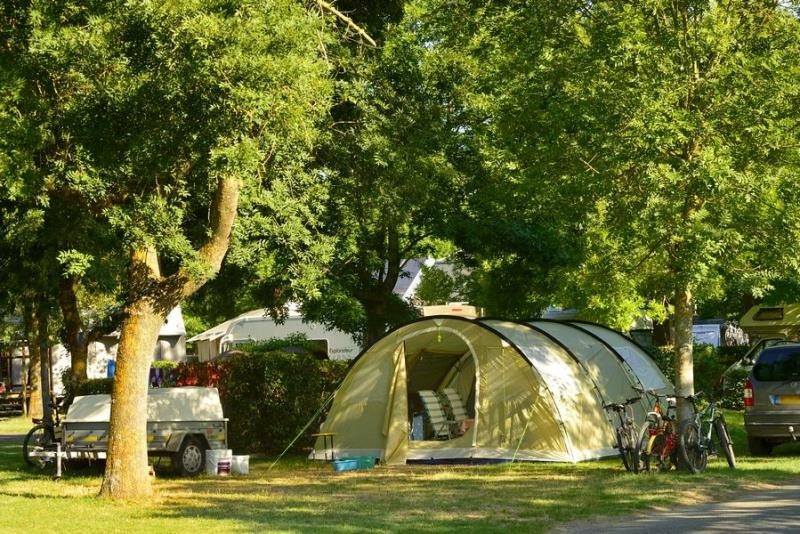 Emplacement - Forfait Randonneur À Pied Ou À Vélo Avec Tente - Flower Camping Île d'Offard