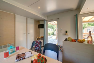 Mobil-home Confort 29m² 2 chambres + terrasse semi-couverte + TV + lave-vaisselle