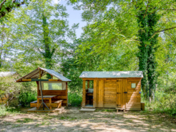 Kampeerplaats(en) - Premiumformule: Standplaats 10A Uitgerust Met Een Freecamp (Hut Met Sanitair En Open Keuken) - Flower Camping L'Ile d'Offard