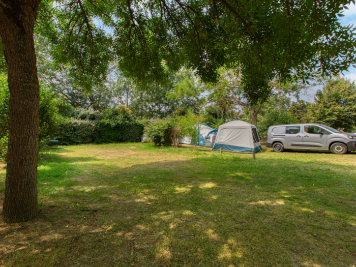 Forfait Confort : Tente, Caravane Ou Camping-Car / 1 Voiture / Électricité 10A