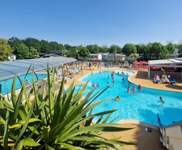 Les Chalands Fleuris**** - image n°1 - Camping Direct