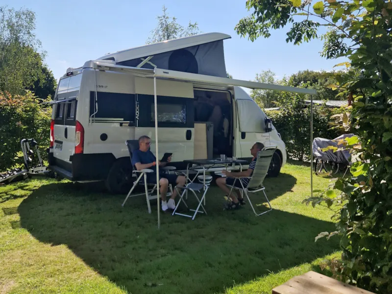 Forfait B : Emplacement + Électricité 10 Ampères + Véhicule