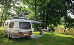 Kampeerplaats(en) - Standplaats Met Elektriciteit 10A - Camping Le Deffay